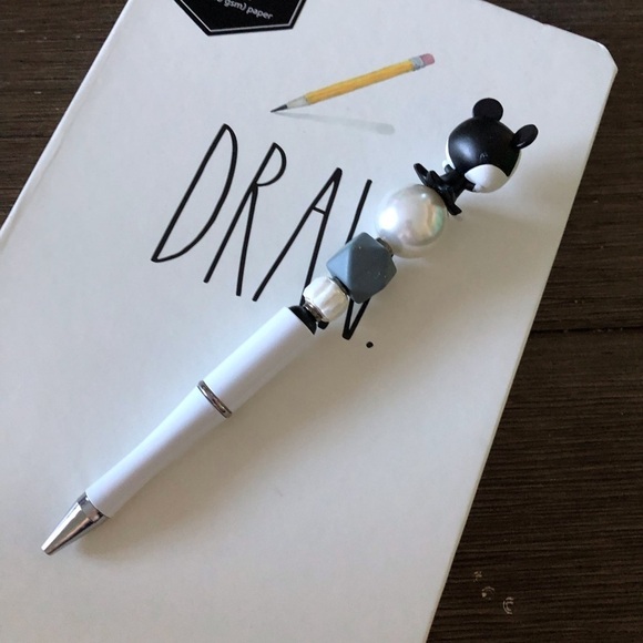 Disney Doorables: Nightmare Before Christmas: Vampire Teddy handmade beaded pen - Picture 3 of 3